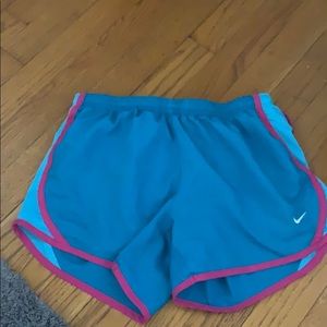 Nike Shorts (children’s large)